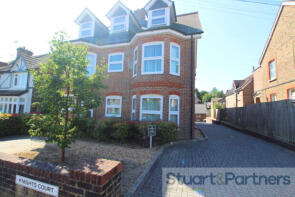 Flat 1, Knights Court, Queens Road, Haywards Heath RH16 1AF