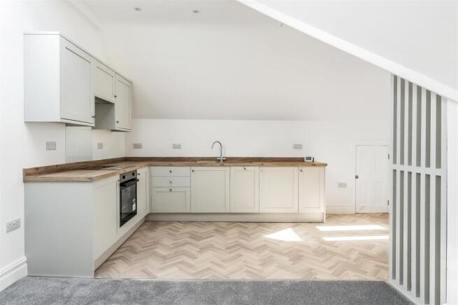 Top-Floor-Flat-16-Upper-Grove-16.jpg