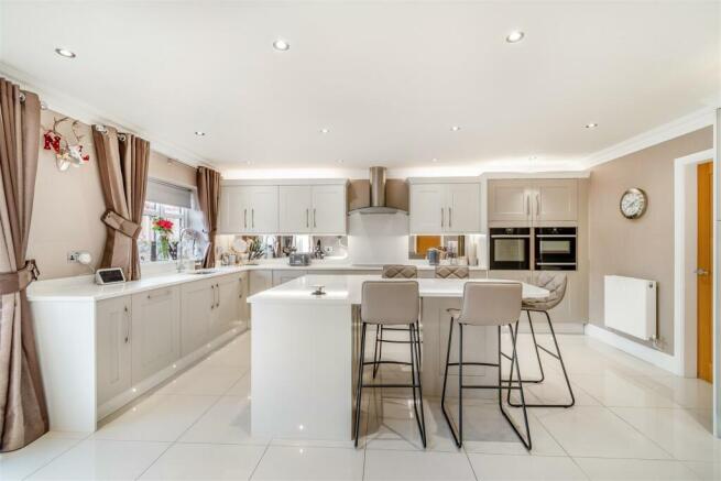 8577606-interior52.jpg
