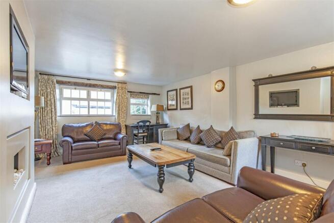 Reception Room-3.jpg