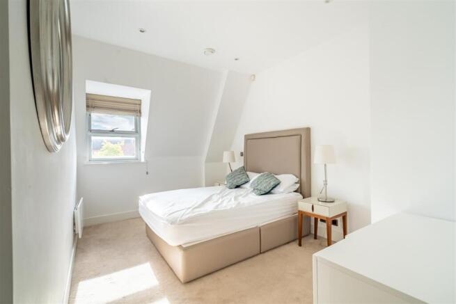 2 bed Apartment to rent Image 5