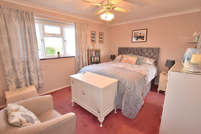 3 bed Semi-Detached for sale Image 7