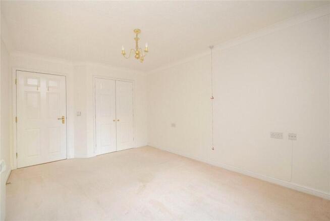 2 bed Flat to rent Image 12