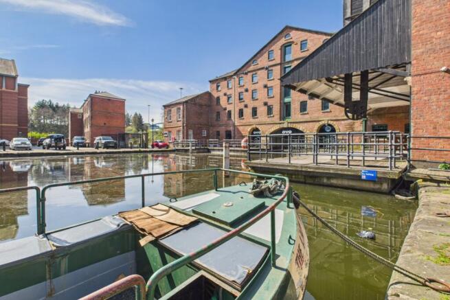 2 bed Apartment to rent Image 11