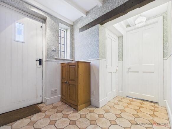 4 bed Detached for sale Image 11