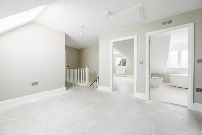 4 bed House for sale Image 11
