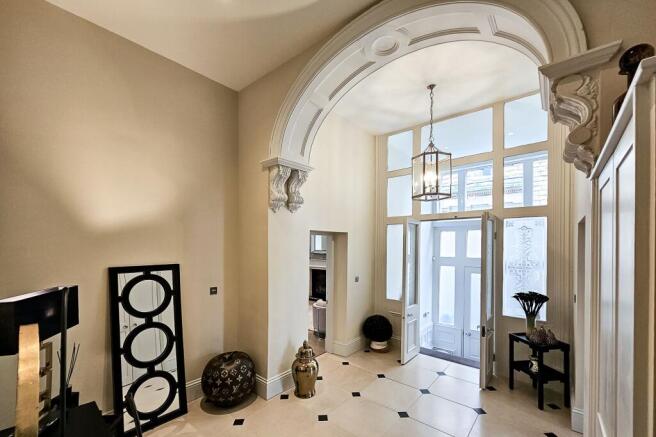 2 bed Apartment for sale Image 8