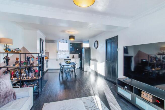 Lounge / Kitchen