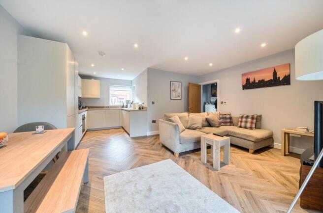 1373993-18-6908ed750cea2