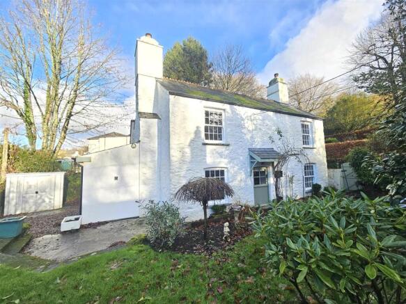 Front of Cottage.jpg