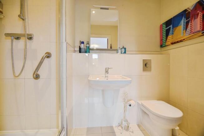 2 bed Flat for sale Image 8