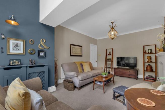 4 bed Semi-Detached for sale Image 6