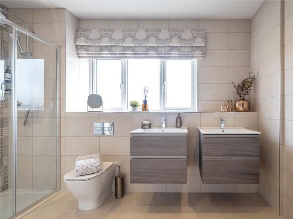 5 bed Detached for sale Image 11