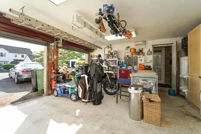 Integral Garage/Util