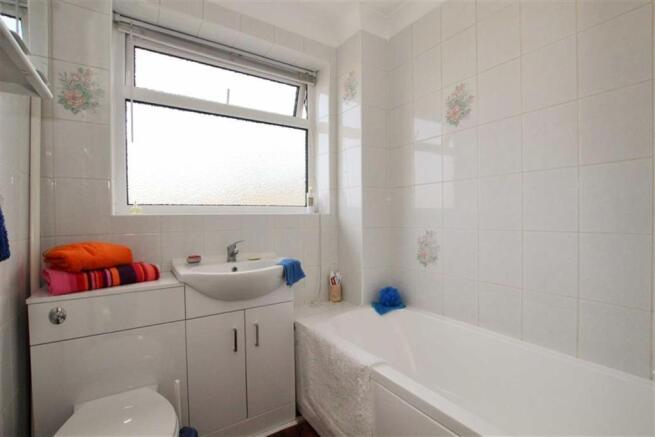 FAMILY BATHROOM