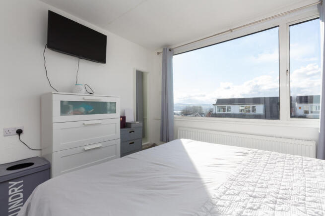 Master Bedroom Pic1
