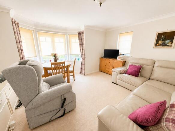 2 Summerpark Road, Dumfries, DG1 3FT - Braidwoods