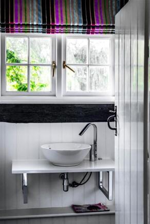 house. estate agent Rudgwick washbasin