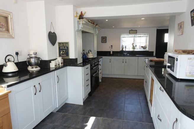 Kitchen/Breakfast Room