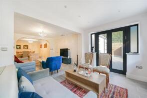 15, Morley Crescent, Edgware HA8 8XE