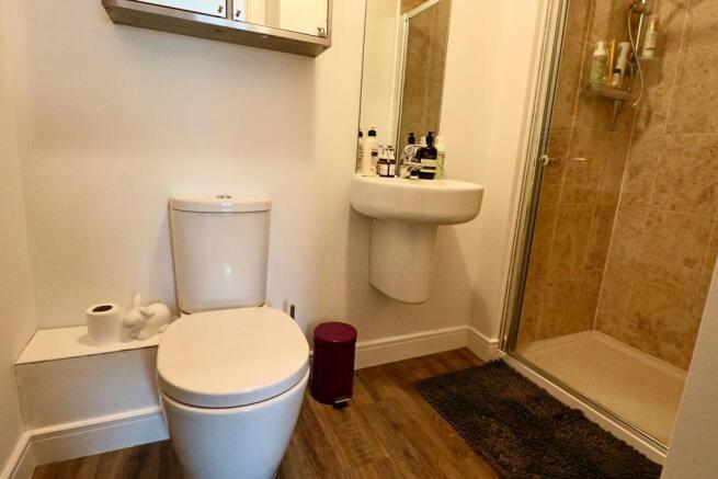 Ensuite to Bed 1