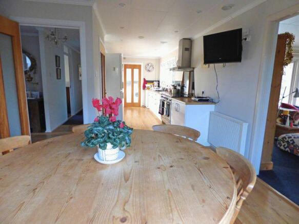 Kitchen/Dining...