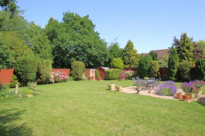 Rear Garden - c.JPG