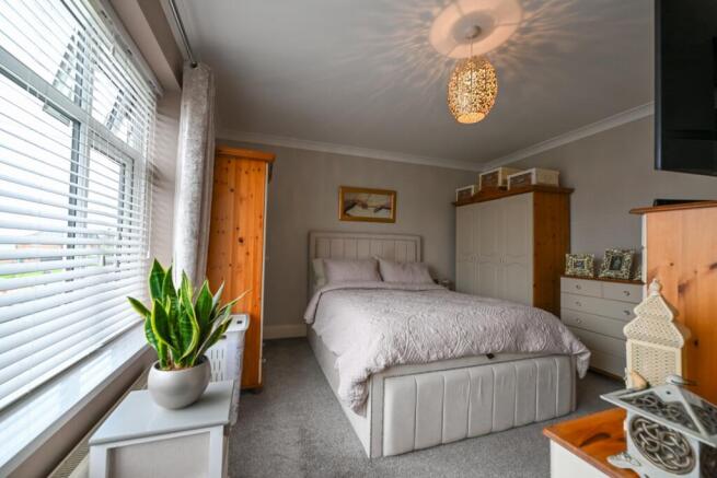 3 bed Semi-Detached for sale Image 12