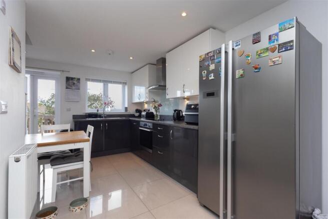 Open plan kitchen/living