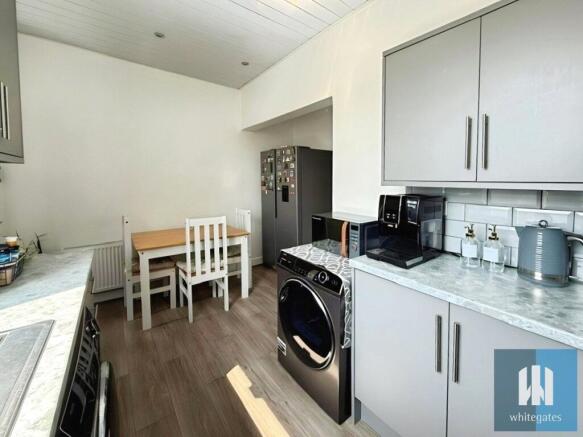 3 bed Terraced to rent Image 7