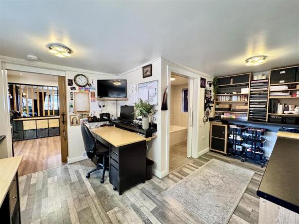 4 bed Detached for sale Image 5