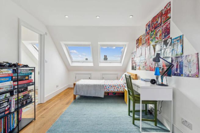 Top floor - Bedroom with ensuite bathroom