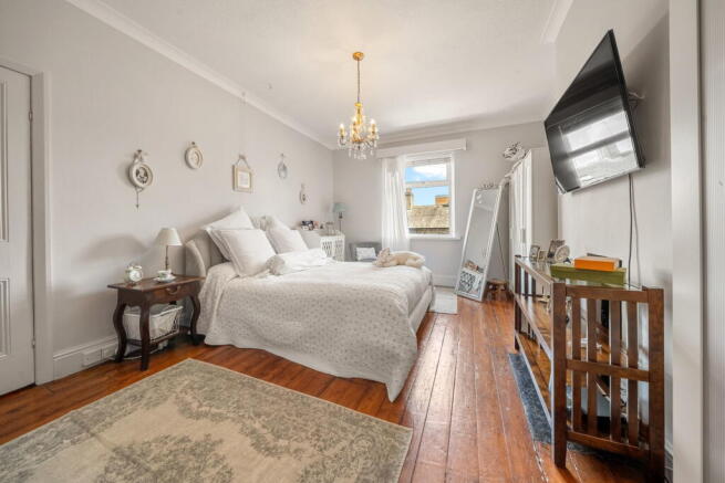 4 bed Terraced for sale Image 11