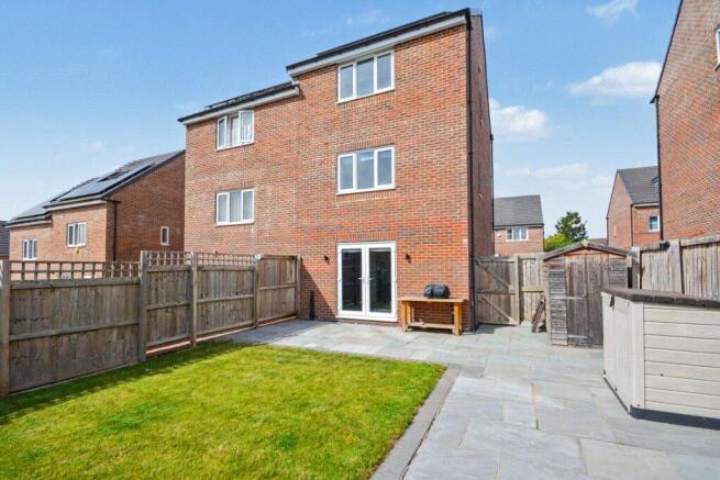 4 bed Semi-Detached for sale Image 11