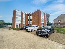 11, Gainsborough Court, Stockingstone Road, Luton LU2 7NQ