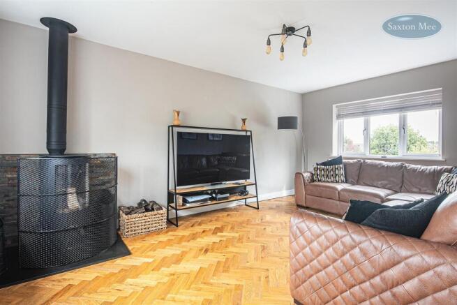 4 bed Detached for sale Image 8