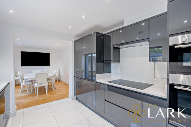 8670872-interiorW...