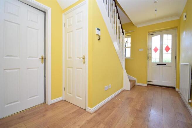 4 bed Detached to rent Image 11