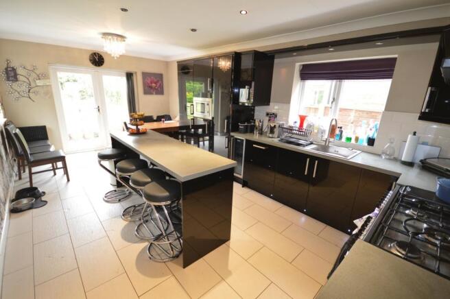 Kitchen/ Breakfast a
