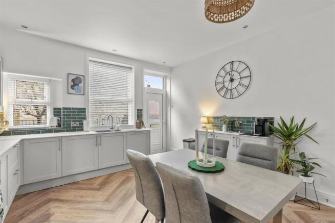 3 bed Terraced for sale Image 7