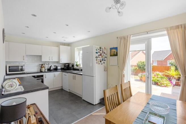 2 Headland Rise-09.jpg