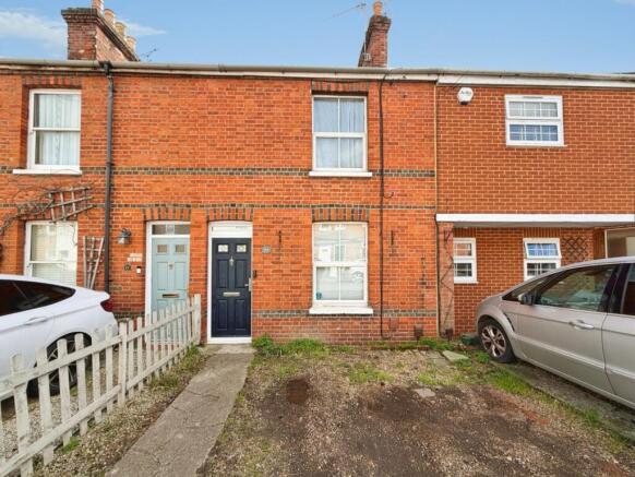 2-bed terraced on Cordwallis Road, Maidenhead, £400,000