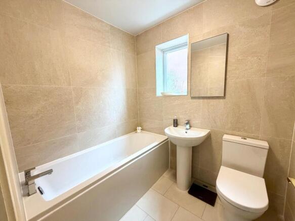 3 bed Detached for sale Image 11