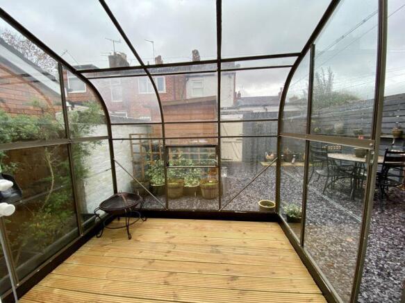 GREEN HOUSE
