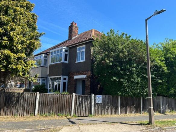 3-bed semi-detached on Wainfleet Road, Skegness, PE25, £80,000