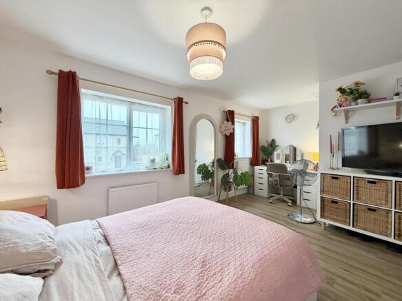 3 bed Semi-Detached for sale Image 11
