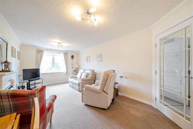 1 bed Retirement Property for sale Image 4