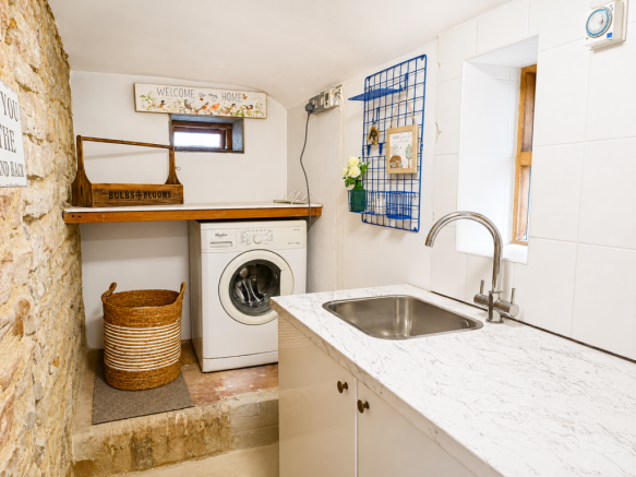 2 bed Semi-Detached for sale Image 10
