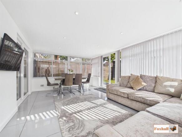 Sun Room / Dining Room