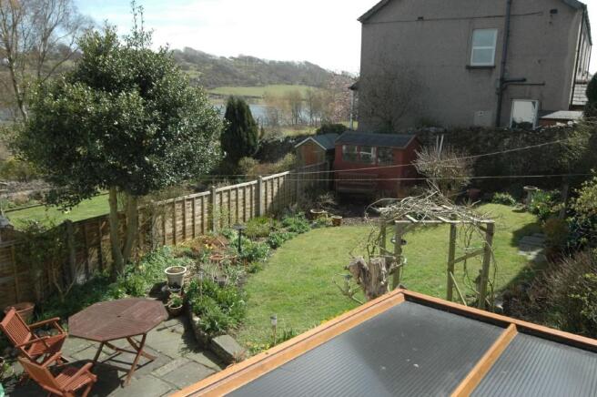 GARDEN VIEW BEDROOM